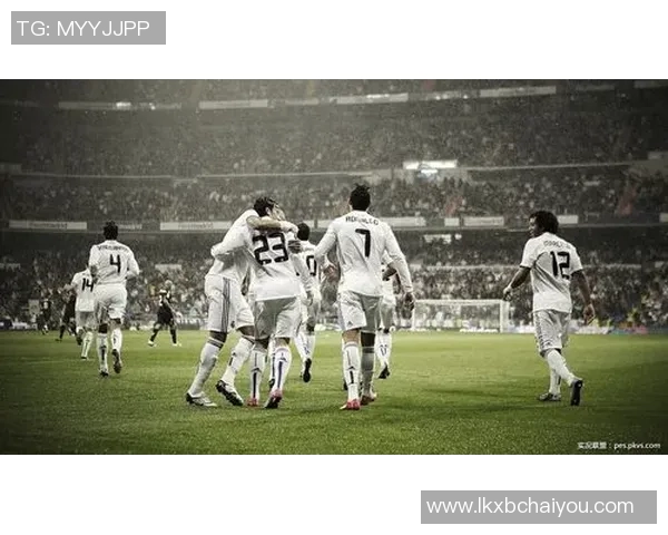 皇马足球明星合照高清展示球队风采与团结精神的完美瞬间